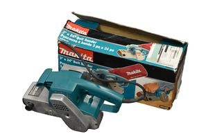 Makita 3" x 24" Belt Sander