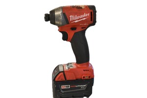 Milwaukee 1/4" Hex Impact Driver With Red Lithium XC