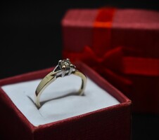 10K Gold Solitare Ring