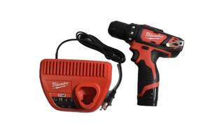 Milwaukee M12 3/8" Drill Driver Kit 