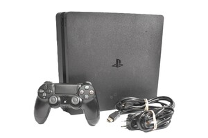 PS4 Slim 1 TB Console Kit