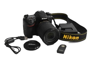 Nikon D7200 DSLR Camera with DX 18-140mm Lens