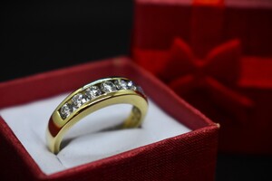 18K Gold Band With Clear Gems