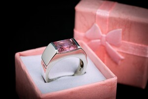 925 Silver Ring with Pink Gem