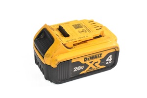 DeWALT 20V MAX XR Lithium Ion 4AH Battery Pack