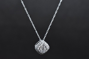 10k Gold Necklace with Pendant - 18"