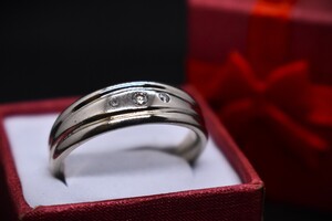 10K Gold Band with Clear Gems