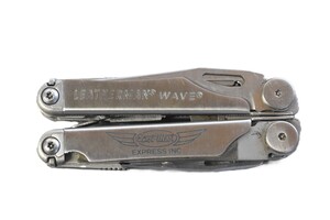 Leatherman Wave Multi-tool in pouch