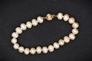 14k Yellow Gold Rose Pearl Bracelet - 7"
