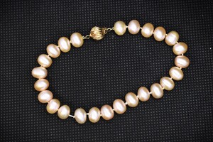 14k Yellow Gold Rose Pearl Bracelet - 8"