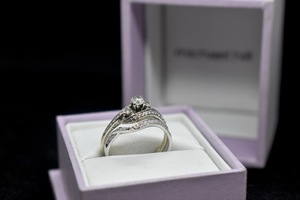 18K Gold Ring Set with Clear Gems 