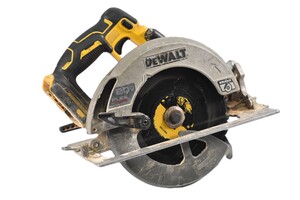 DeWALT 20V MAX FlexVolt 7-1/4" Circular Saw - Tool-Only