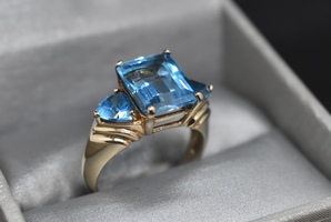 10K Gold Ring With Blue Gems