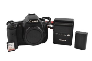 Canon EOS 60D Camera - 2x Batteries & Charger