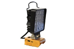 LIVOWALNY LED light + charger