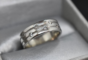 10K Gold Ring with Small Gems