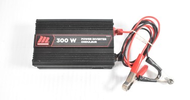 Motomaster 300W Power Inverter