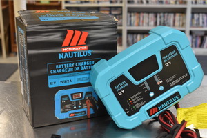 MotoMaster Nautilus Battery Charger - 15/8/2 A